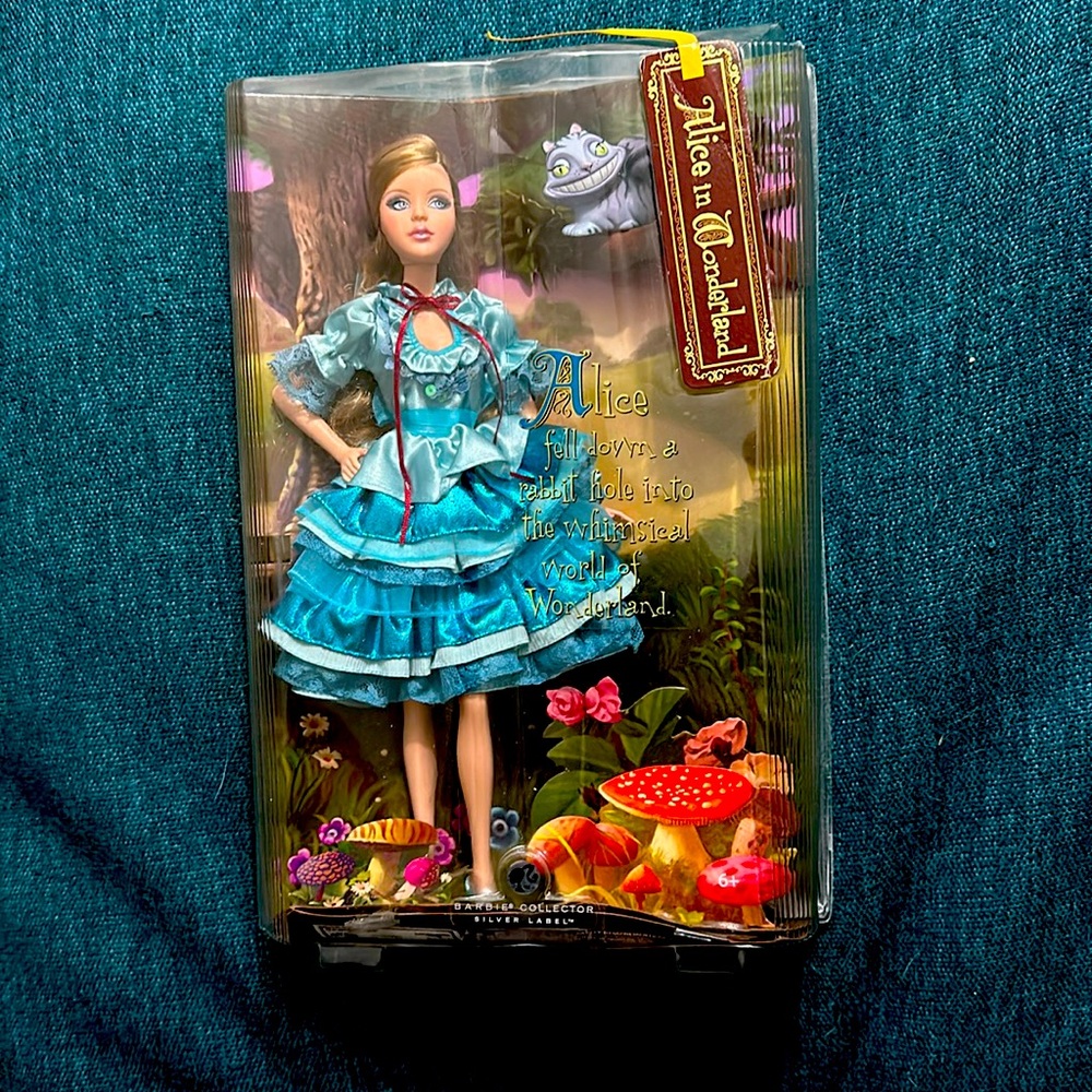 2007 Barbie Silver Label Alice in Wonderland